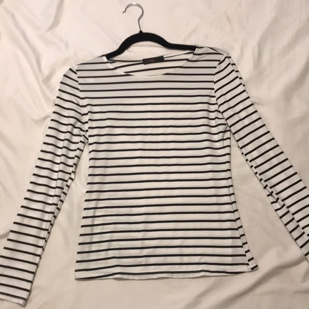 Stretchy black and white striped shirt